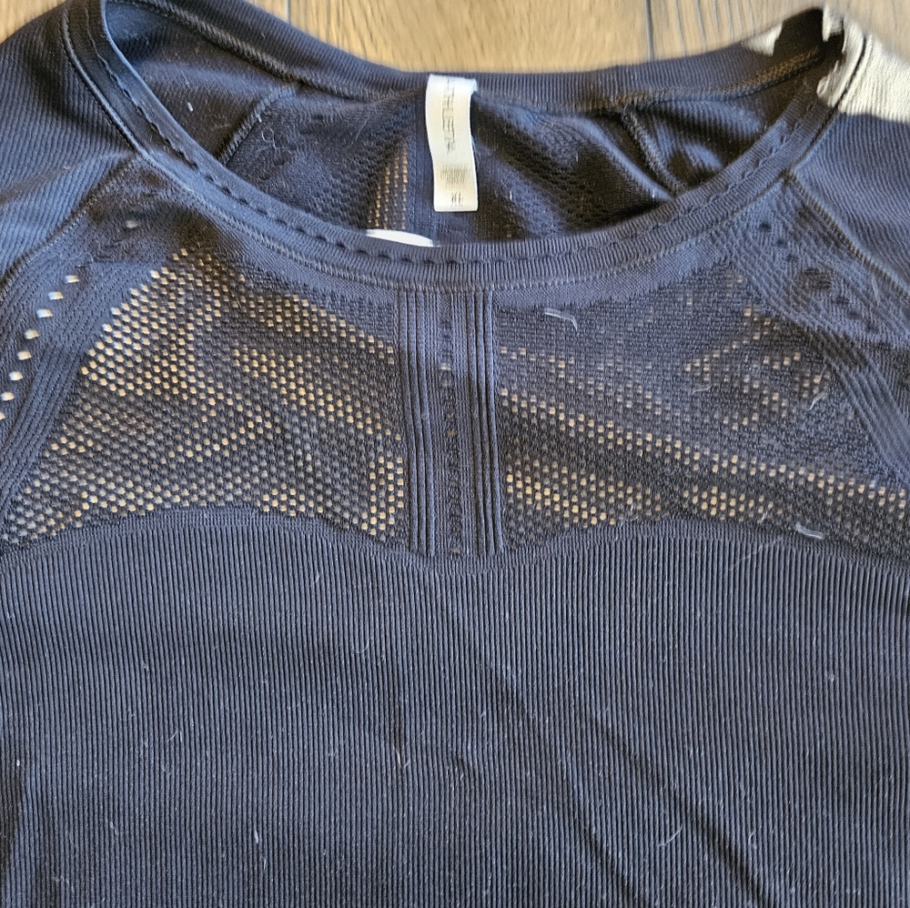 Athleta oxygen 2.0 black mesh long sleeve XL